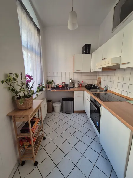 Bright & Furnished 2-Room Altbau Apartment in Pankow – Quiet & Well Connected — photo 1